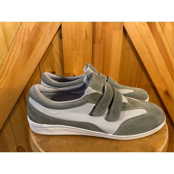 Grasshoppers Size 11WW Double Strap Suede  Mesh Gray Sneakers - Picture 3 of 9